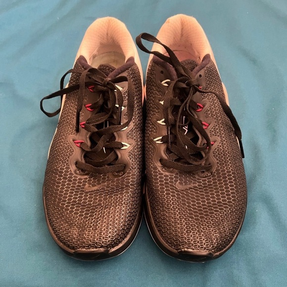 Women’s Nike metcon size 7.5 - Picture 2 of 3